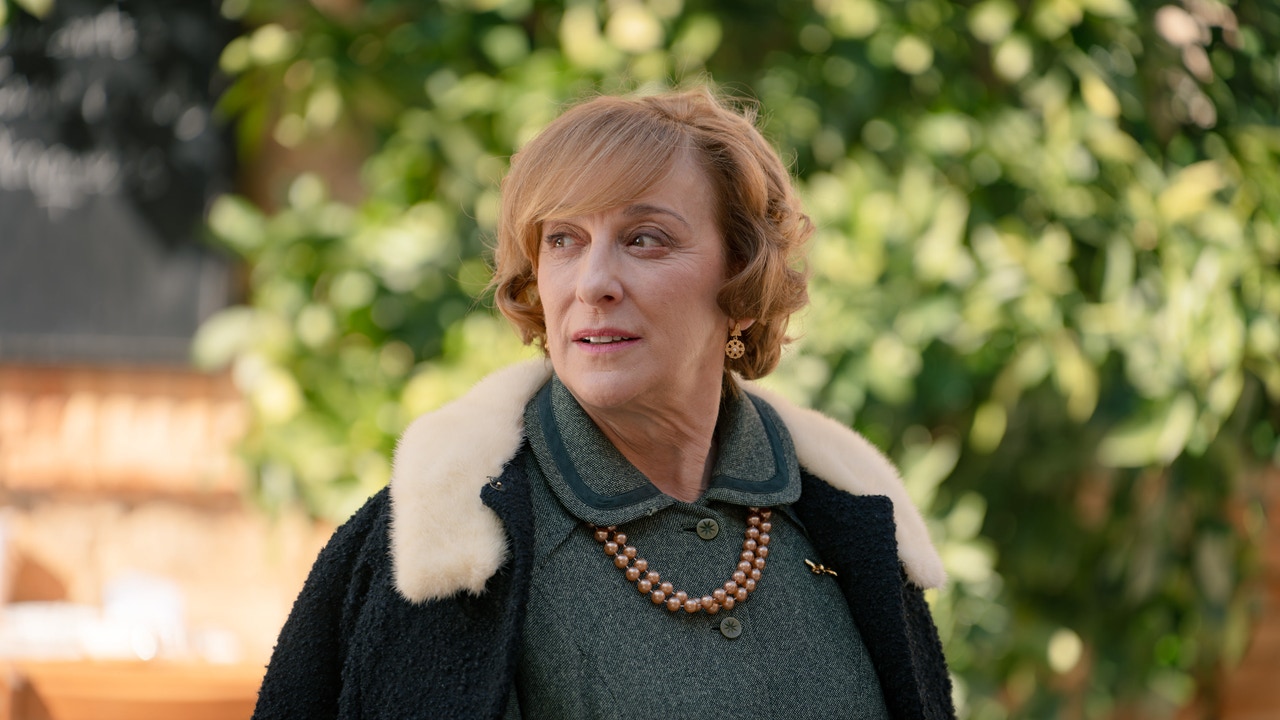 Irene empieza a sospechar del detective privado Irene empieza a sospechar del detective privado
