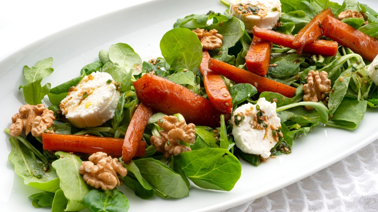 Karlos Arguiñano: ensalada de queso de cabra con toque especial de zanahoria glaseada Karlos Arguiñano: ensalada de queso de cabra con toque especial de zanahoria glaseada