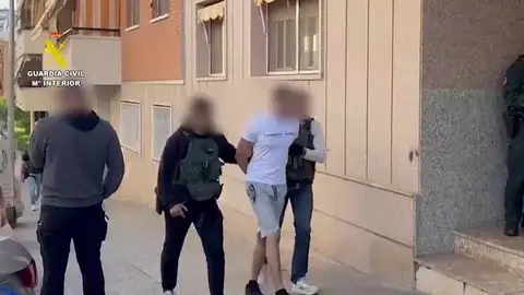 Detenido en Castellbisbal un hombre por presunto adoctrinamiento y autocapacitación terrorista Detenido en Castellbisbal un hombre por presunto adoctrinamiento y autocapacitación terrorista