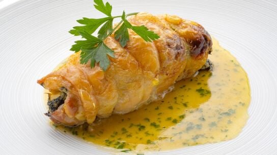 Muslos de pollo rellenos de espinacas