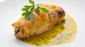 Muslos de pollo rellenos de espinacas