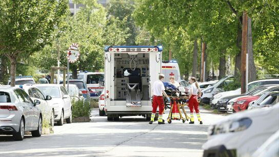 Ambulancia en el lugar de los hechos del tiroteo en Austria