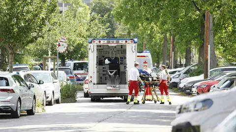 Ambulancia en el lugar de los hechos del tiroteo en Austria Ambulancia en el lugar de los hechos del tiroteo en Austria
