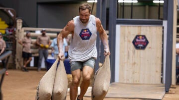 Un participante en el Red Bull Rancher Strong 