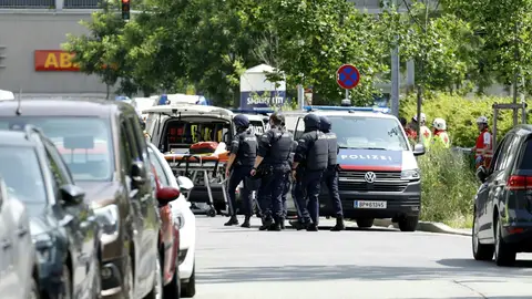 Policía de Austria tras el tiroteo Policía de Austria tras el tiroteo