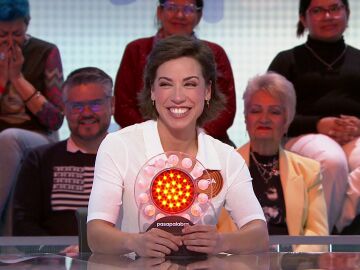 Rosa sorprende en Pasapalabra: acierta en La Pista a la primera&hellip; &iexcl;y se anima a cantar!