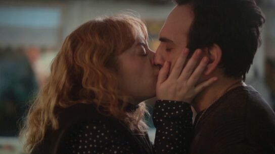 &ldquo;Despu&eacute;s de la operaci&oacute;n hablamos&rdquo;: Bahar calla su dolor con un beso a Evren