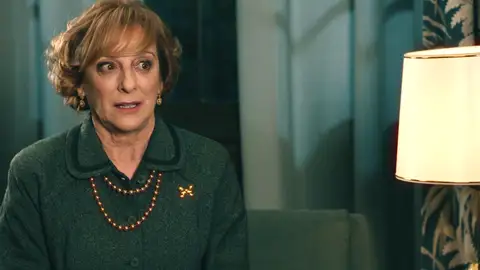 Avance del próximo capítulo de Sueños de libertad: Irene comienza a atar cabos y a darse cuenta de que Cristina podría ser su hija Avance del próximo capítulo de Sueños de libertad: Irene comienza a atar cabos y a darse cuenta de que Cristina podría ser su hija