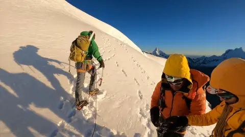 Los hermanos Pou, en la Cordillera Blanca (Perú) Los hermanos Pou, en la Cordillera Blanca (Perú)