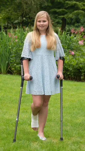 Amalia de Holanda cuando sufrió un esguince en 2016 Amalia de Holanda cuando sufrió un esguince en 2016