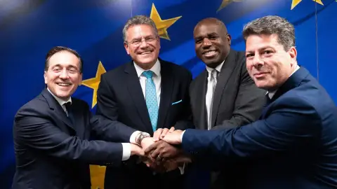 A3 Noticias 2 (11-06-25) La UE, Reino Unido y España acuerdan el estatus de Gibraltar tras el bréxit: "Un acuerdo histórico" A3 Noticias 2 (11-06-25) La UE, Reino Unido y España acuerdan el estatus de Gibraltar tras el bréxit: "Un acuerdo histórico"