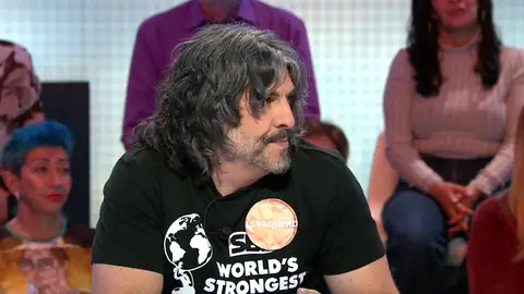 El vacile de J.J. Vaquero a Roberto Leal al revelar la reacción de su mujer a su portada en una revista El vacile de J.J. Vaquero a Roberto Leal al revelar la reacción de su mujer a su portada en una revista