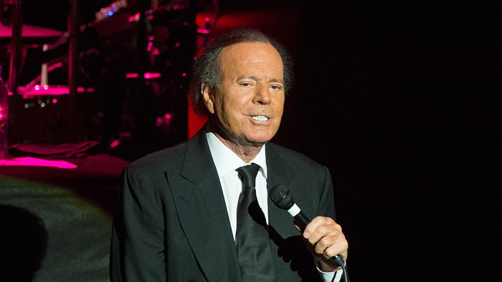 Un amigo de Julio Iglesias, tras las denuncias por agresión sexual: 