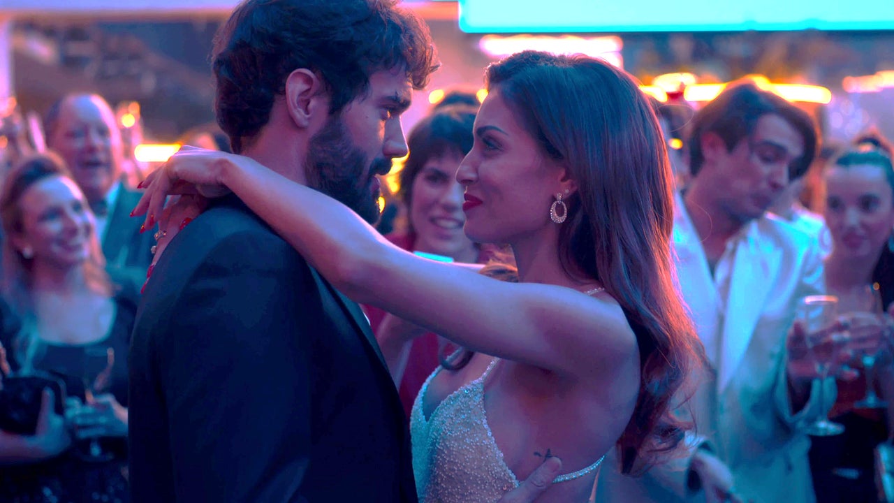 Oliver se lanza a la piscina y pide matrimonio a Eva Oliver se lanza a la piscina y pide matrimonio a Eva