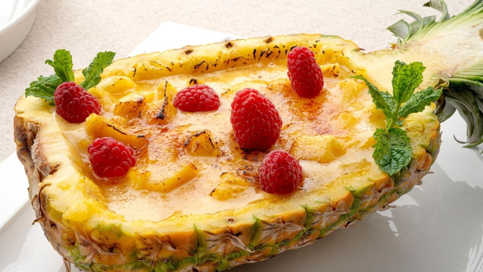 Receta exprés de piña rellena, de Arguiñano: 