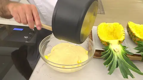 Incorpora la crema y vuelve a mezclar bien Incorpora la crema y vuelve a mezclar bien