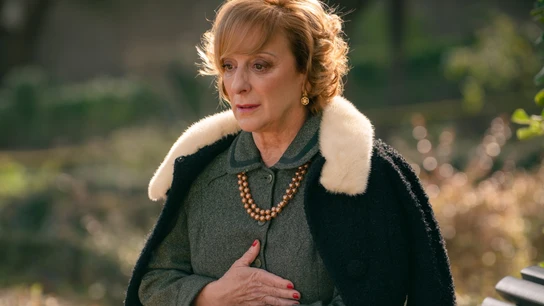 Los fantasmas del pasado vuelven a la vida de Irene... ¿Empieza a sospechar que Cristina es su hija? Los fantasmas del pasado vuelven a la vida de Irene... ¿Empieza a sospechar que Cristina es su hija?