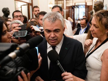 Cerdán a su entrada el Congreso