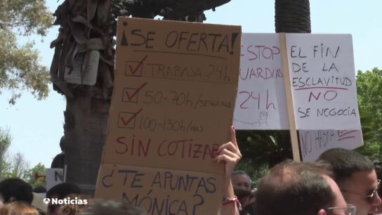 M&eacute;dicos de toda Espa&ntilde;a contra el nuevo Estatuto Marco: "Si eres m&eacute;dico, trabajas 24 horas porque tienes vocaci&oacute;n"