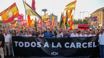 Marcha convocada por Vox desde el intercambiador de Moncloa hasta la calle de Ferraz Marcha convocada por Vox desde el intercambiador de Moncloa hasta la calle de Ferraz