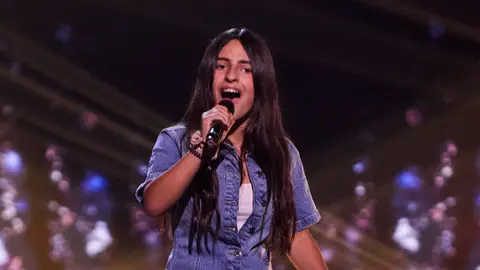 Emma emociona y cumple su sueño tras tres intentos presentándose a La Voz Kids Emma emociona y cumple su sueño tras tres intentos presentándose a La Voz Kids