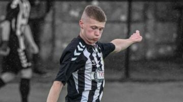 El futbolista Charlie Watson en una imagen publicada por su equipo