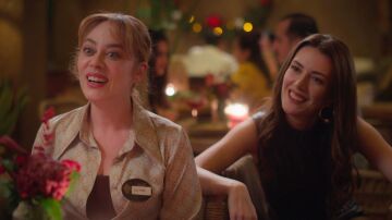 Bahar y Çağla viven una noche de citas a ciegas y descubren algo más importante que el amor