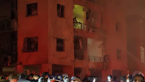 Al menos tres muertos y una treintena hospitalizados en el centro de Israel por ataques con misiles de Irán Al menos tres muertos y una treintena hospitalizados en el centro de Israel por ataques con misiles de Irán