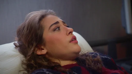 Seren se enfrenta a un ladrón en casa y acaba hospitalizada: ¡el susto más grande de su vida! Seren se enfrenta a un ladrón en casa y acaba hospitalizada: ¡el susto más grande de su vida!