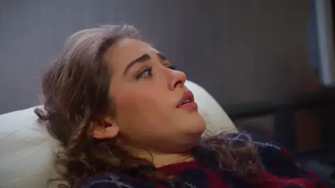 Seren se enfrenta a un ladrón en casa y acaba hospitalizada: ¡el susto más grande de su vida! Seren se enfrenta a un ladrón en casa y acaba hospitalizada: ¡el susto más grande de su vida!