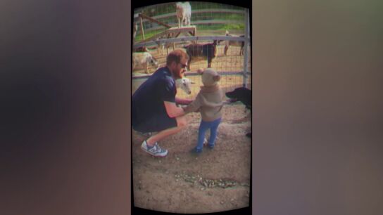 El regalo de Meghan Markle a Harry por el D&iacute;a del Padre: las fotos m&aacute;s cari&ntilde;osas e in&eacute;ditas con sus hijos 