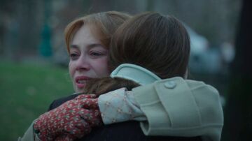 El abrazo que lo cura todo: Bahar y Çağla se reconcilian tras una conversación que ambas necesitaban