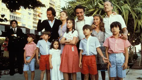 Julio Iglesias junto a sus hijos Julio Iglesias junto a sus hijos