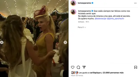 Belén Écija le entrega a Belén Rueda su ramo de novia Belén Écija le entrega a Belén Rueda su ramo de novia