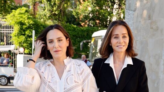 Isabel Preysler y su hija Tamara Falc&oacute; en Madrid