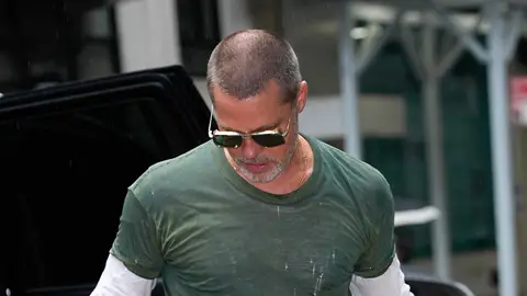 Brad Pitt tras raparse el pelo Brad Pitt tras raparse el pelo