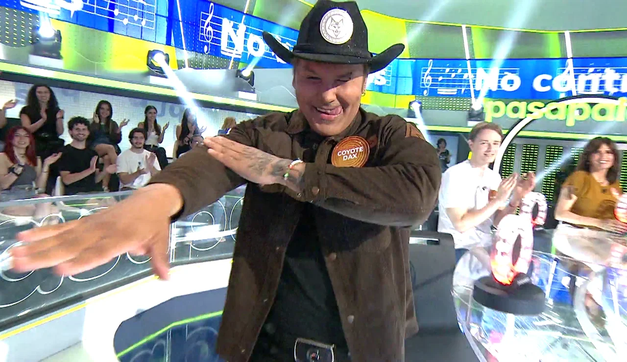 El debut estelar de Coyote Dax en Pasapalabra: arrasa al ritmo de ‘No controles’