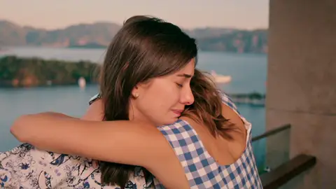 Seyran y Suna se reconcilian tras una fuerte discusión: “Soy tu hermana y siempre estaré a tu lado” Seyran y Suna se reconcilian tras una fuerte discusión: “Soy tu hermana y siempre estaré a tu lado”