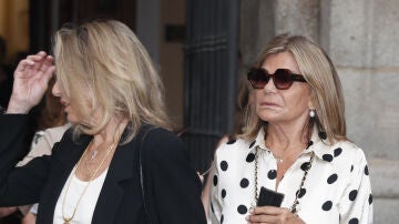 Cari Lapique, en la misa funeral de Francisco de Borbón y Escasany
