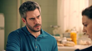 Andrés descubre que Raúl está enamorado de María, ¡Manuela le confiesa la verdad!