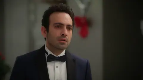 “Estoy muy enamorado”: Evren no se rinde y lo da todo por recuperar a Bahar, ¿llegará el perdón? “Estoy muy enamorado”: Evren no se rinde y lo da todo por recuperar a Bahar, ¿llegará el perdón?