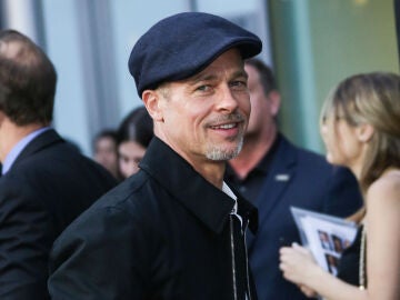 Brad Pitt con boina