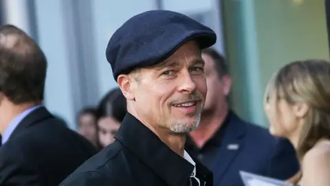 Brad Pitt con boina Brad Pitt con boina