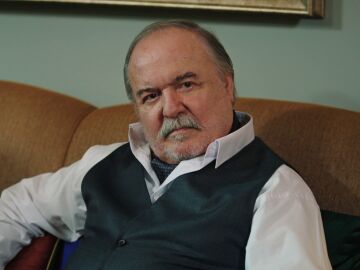 Halis acepta a los Sanli en la mansión, pero excluye a Orhan del nuevo negocio familiar 