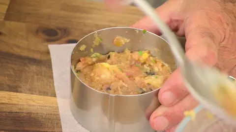 Incorpora la carne de pollo Incorpora la carne de pollo