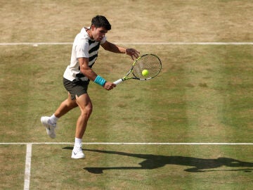 Carlos Alcaraz, en su estreno en el ATP500 de Queen's 2025