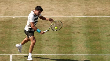 Carlos Alcaraz, en su estreno en el ATP500 de Queen's 2025