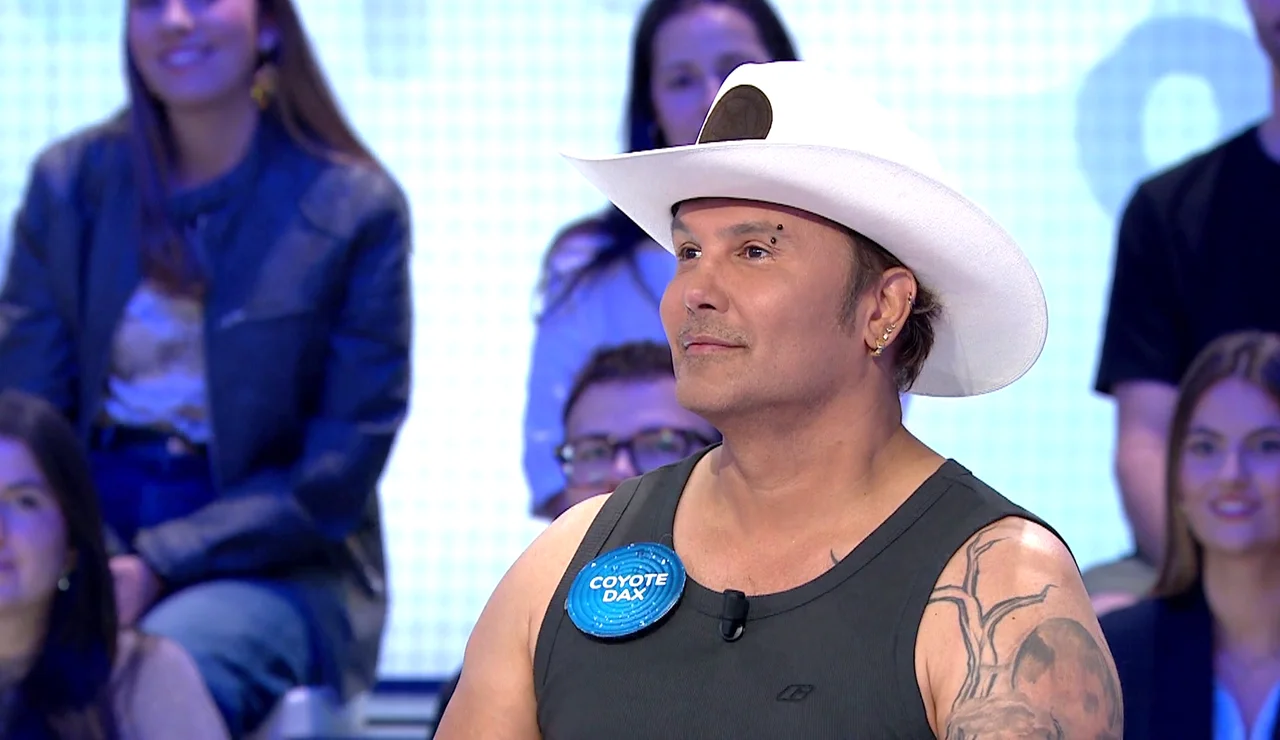 El divertido saludo de Coyote Dax a los espectadores de México: “Estás muy fuerte”