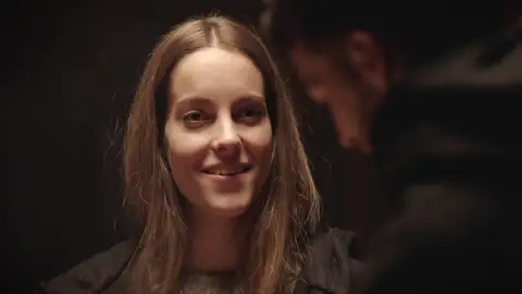 ¡Paula acepta el chantaje de Carlos! Se convierte en traidora y perpetra su primer asesinato ¡Paula acepta el chantaje de Carlos! Se convierte en traidora y perpetra su primer asesinato