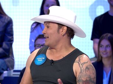 Coyote Dax sorprende con su guiño a México y un gesto que desata risas 